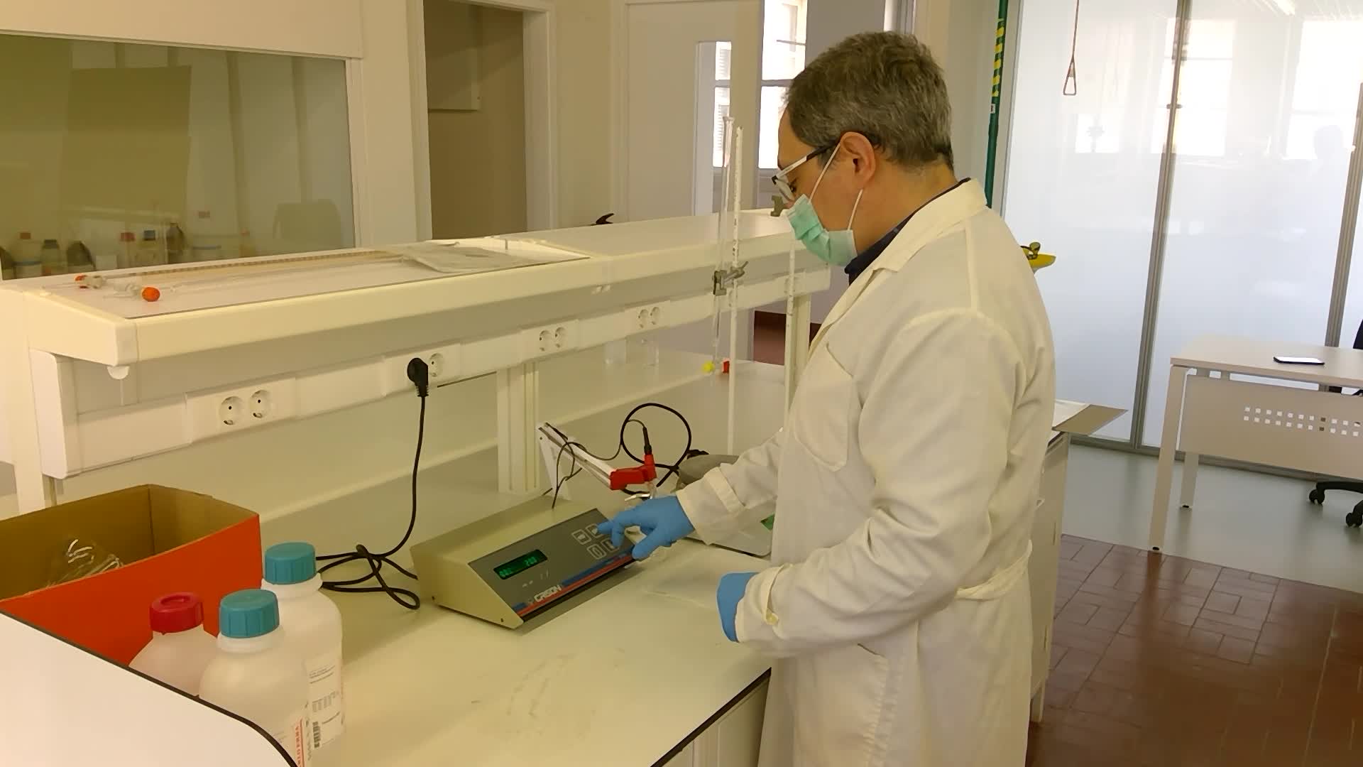 Determinação da concentração de ácido fosfórico num refrigerante