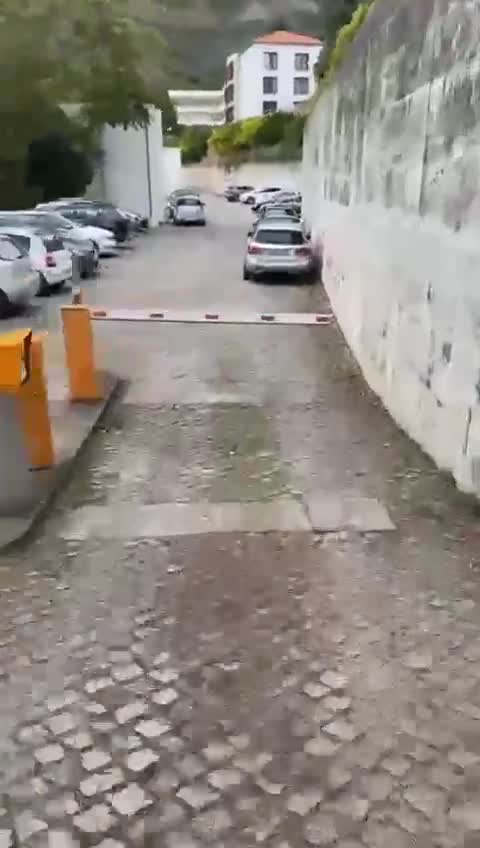  Silo da Faculdade de Engenharia - Acesso ao estacionamento e saída