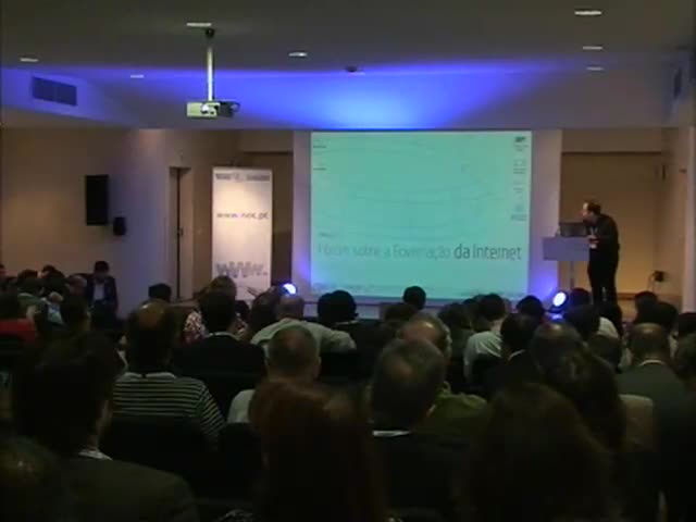 F�rum sobre a governa��o da Internet - Lino Santos (Diretor t�cnico - FCCN); Manuel Pedrosa de Barros (Diretor de Seguran�a das Comunica��es da ANACOM); Pedro Verdelho (Procuradoria-Geral da Rep�blica) e Jo�o Pedro Pereira (Jornalista)
