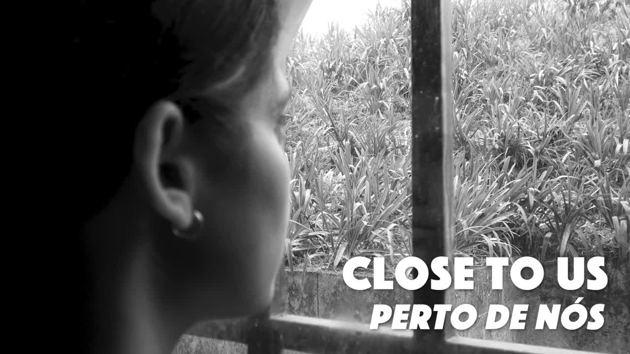  Perto de Nós (legendado em Inglês)